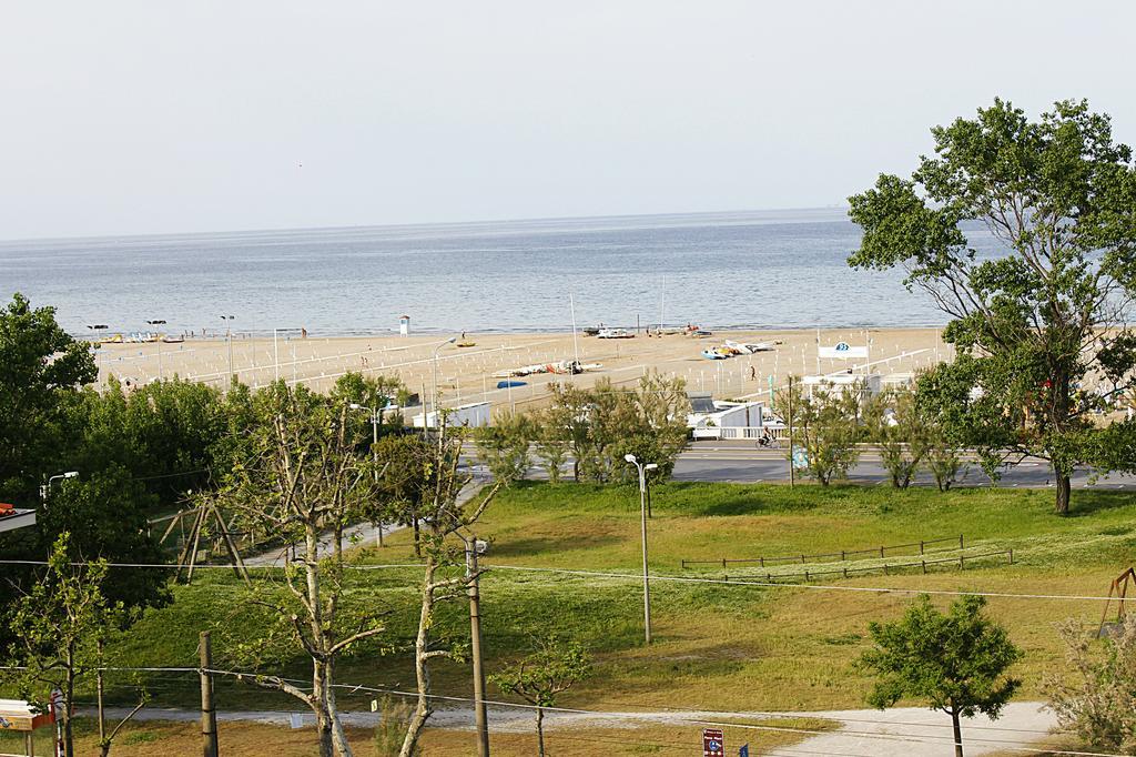 Hotel Amoha Rimini Esterno foto