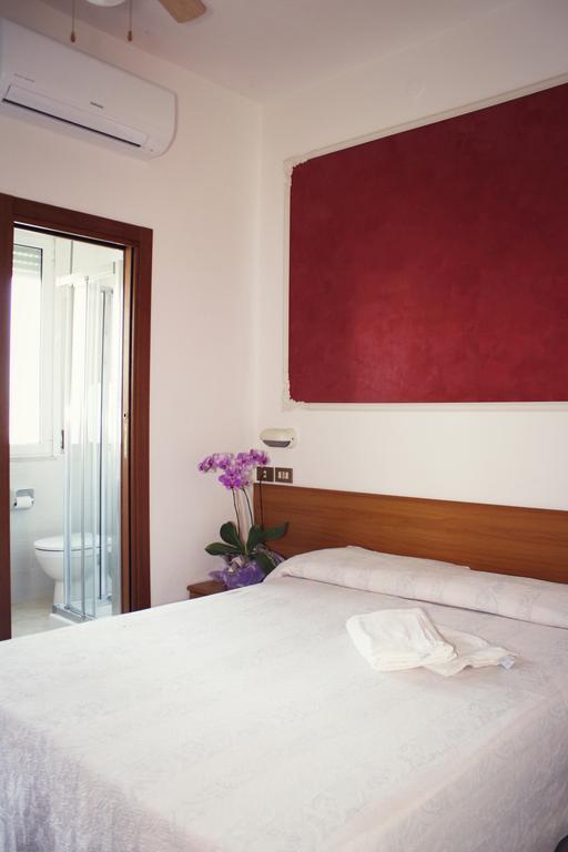 Hotel Amoha Rimini Esterno foto