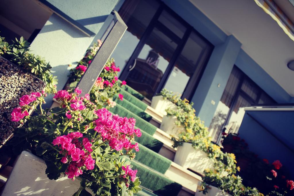 Hotel Amoha Rimini Esterno foto
