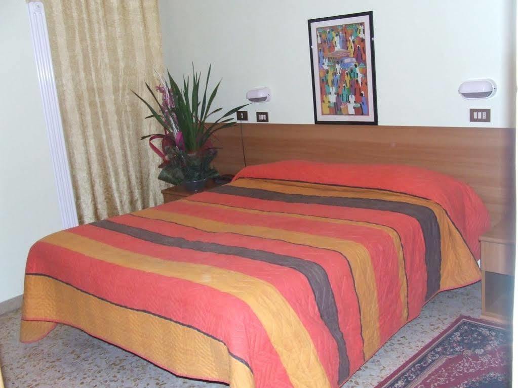Hotel Amoha Rimini Esterno foto