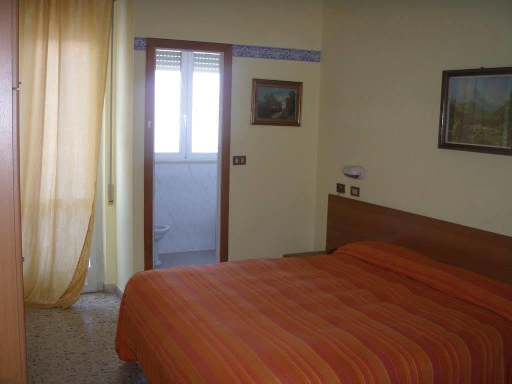 Hotel Amoha Rimini Esterno foto