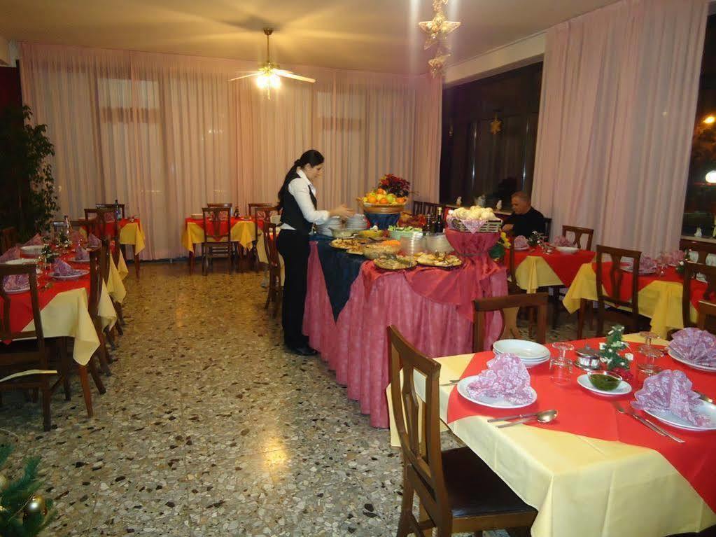 Hotel Amoha Rimini Esterno foto