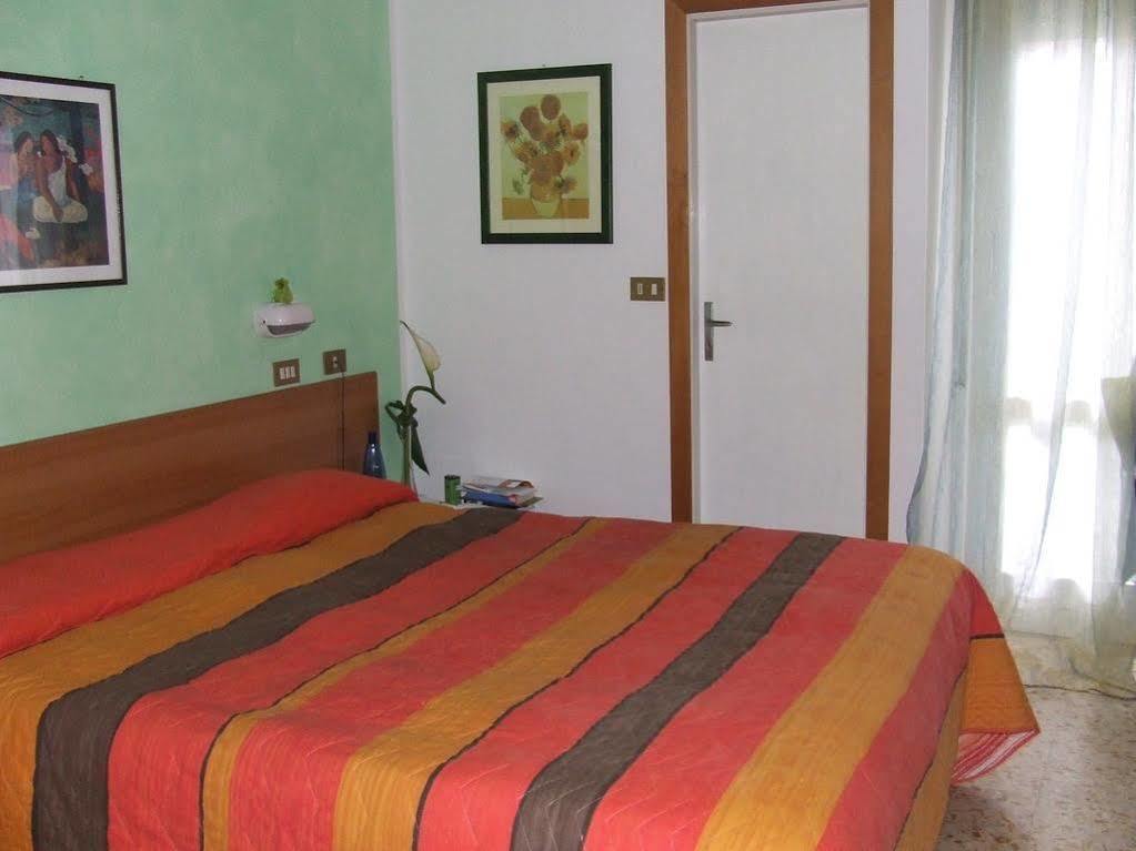 Hotel Amoha Rimini Esterno foto
