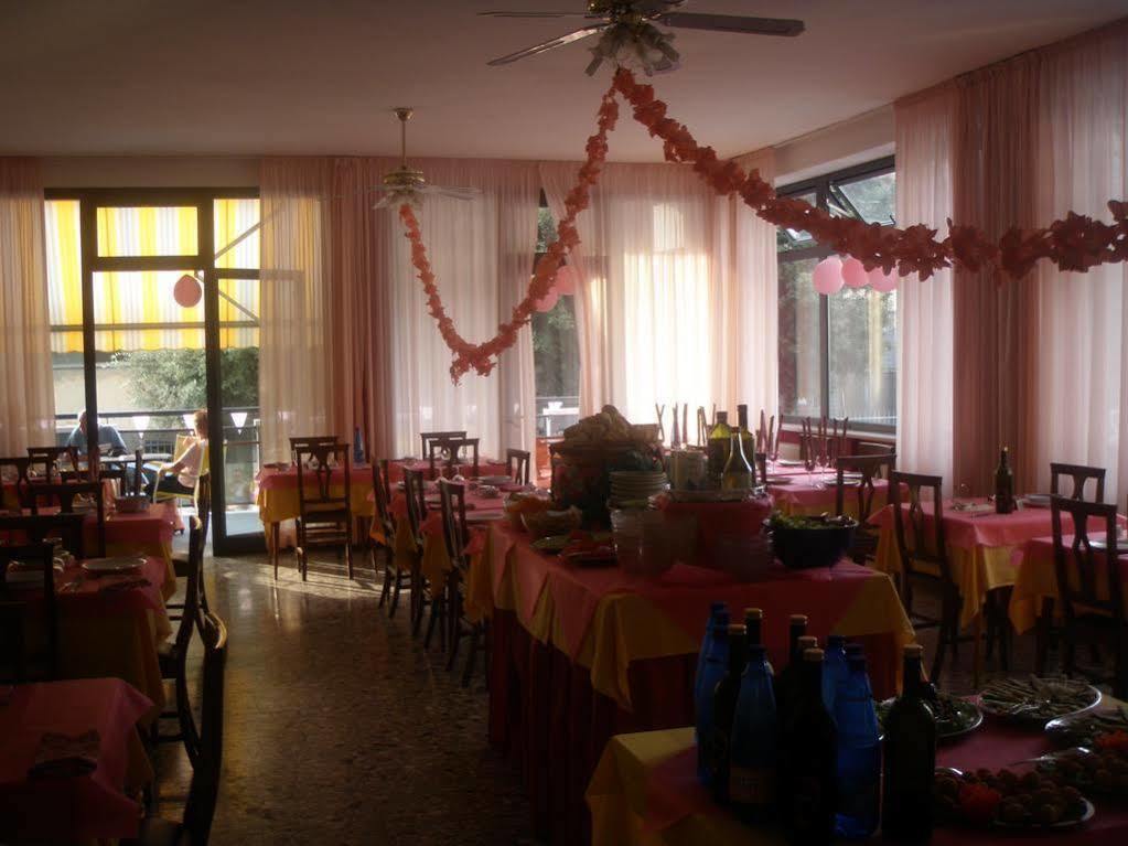 Hotel Amoha Rimini Esterno foto