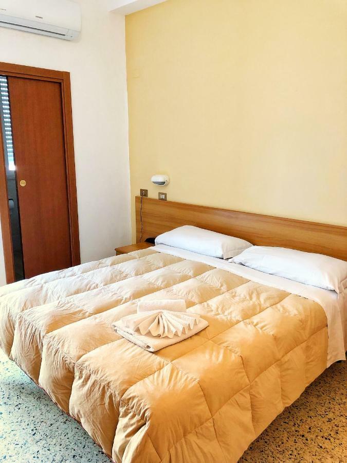 Hotel Amoha Rimini Esterno foto