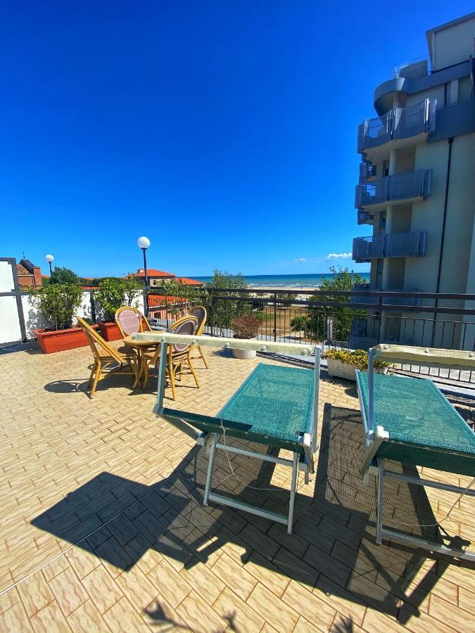 Hotel Amoha Rimini Esterno foto