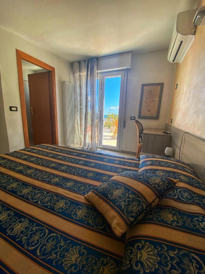 Hotel Amoha Rimini Esterno foto