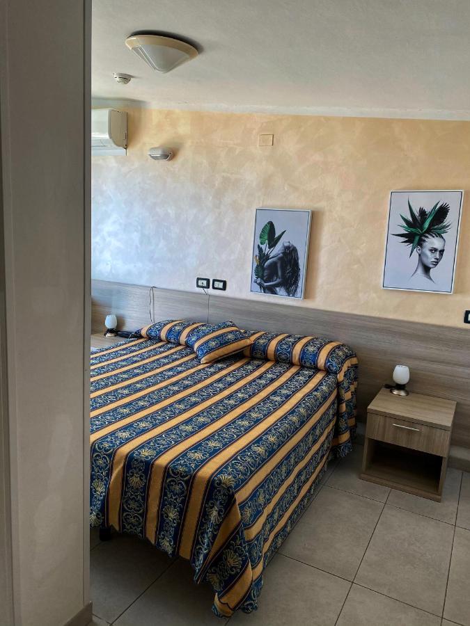 Hotel Amoha Rimini Esterno foto